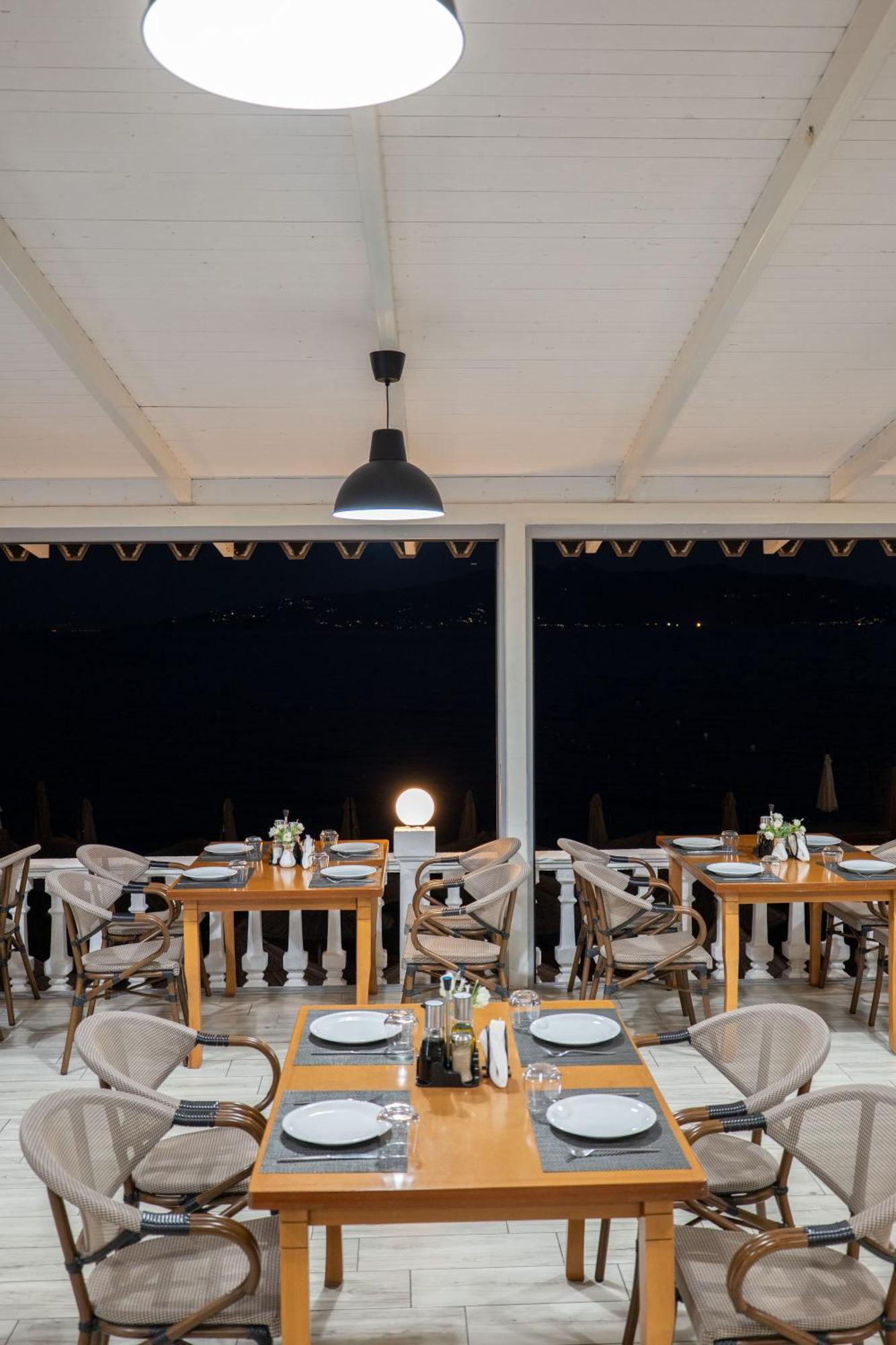 Hotel Kompleks Joni Sarande Exterior photo